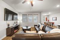 Htown Getaway Yard Bbq Parking Games Wifi - B&B