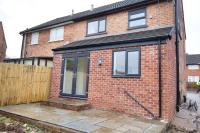 3 Bed Semi - Refurbished High Standard - Off Street Parking - Large Garden - Dog Friendly - Fast Wifi - Chambres d'hôtes Rawmarsh