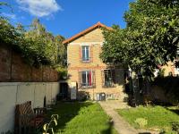 La Violette - agréable maison jardin RER B - Metro 4 - B&B