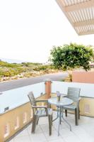 Stavros Marillia Apartment with porch - B&B Stavros