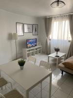 Appartement 2 pièces avec Projecteur à 100m du métro - B&B