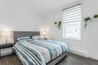 Huge 3 Bedroom Condo with a Large Patio - B&B Montreal