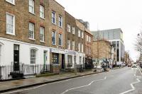 Modern 2BR Flat - 7 Min to WhiteChapel Station - Bed and Breakfast Londen
