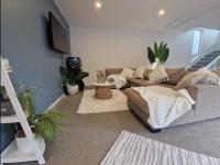 Large modern townhouse 2min to beach - B&B