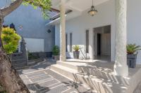 Villa Pondok Maica - B&B