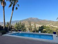Cd-1383 Three Bedroom Villa With Pool - Bed and Breakfast Viñuela