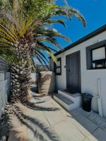 Chambre Lit Queen-Size - Vue sur Piscine
