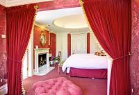 Premier Queen Room - Railroad Baron