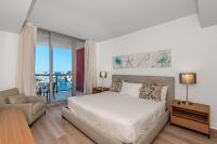 Modern Resort with Amazing Pool - B&B Hallandale Beach