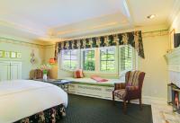 Queen Studio - Stratford on Avon