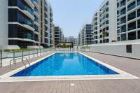 Pool View & 2 adults 2 kids & Brand New & Czechin - B&B Dubai