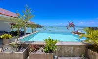 Villa LAGON Bleu, waterfront, private pool, 4 bedrooms en-suite - B&B Grand Gaube