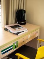 Affordable Studio Steps from UQ Shops and Transit - B&B Brisbane