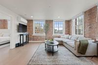 Spacious Apartment with King Beds - J and K on Main - B&B Spokane