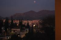 Tirana - GGpremiumstays deluxe - 2 double bedrooms luxury apartment with balcony - B&B Tirana