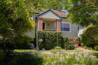 'Sunfields' Garden Hideaway between Beaches and CBD - B&B