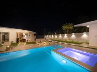 Green Palace - 7br Luxury Villa in Sosua 3mins from strip plus 24hr security - B&B Sosúa