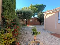 VILLA CITRONNELLE Grande maison 2 chambres avec jardin proche plage - Clim - Bed and Breakfast