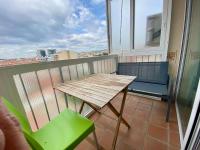 Big Family Terrassa Parking and noise free - Chambres d’hôtes