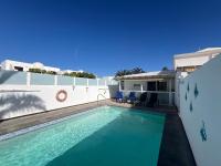Casa Swn-y-Mor, two bedroom apartment with private pool - Bed and Breakfast Costa Teguise