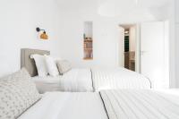 Comfort Two-Bedroom Upper Floor Apartment with Sea View