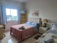 Apto de 2 quartos com 2 AR, garagem, no centro sul - Chambres d’hôtes