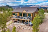 Luxurious Chalet - Epic Views, Hot Tub, Gym, Game Room, & 4k Projector in Grand Lake - Chambres d'hôtes Grand Lake