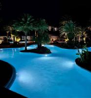 5 Star Resort 2BR 2 BATH King Suite Shuttle Pools Across from Beach 2208 - B&B