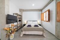 Studio Apartment with One Double Bed