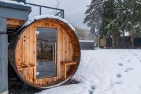 The View Point Lodge Cozy Log House with Hot Tub - B&B Vernon