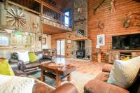 15 Mins to U of A - Pool & Hot Tub - B&B