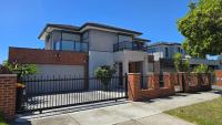 Snappy Springvale 3 Bed House - B&B