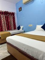Zimmer mit Kingsize-Bett und Balkon