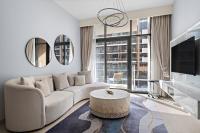 1BR Azizi Riviera B7, Pool View - Bed and Breakfast Dubai