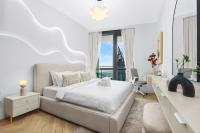 Luxury 2BR with Skyline and Sea Views, Near Burj Khalifa & Dubai Mall - Chambres d’hôtes Dubaï
