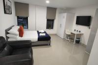Leeds 3 Bed En-suites Apartment Retreat- Sleeps 9 - B&B Leeds