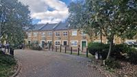 Cozylease Canary Wharf 3BR - AI Gym,Workspace,Garden - B&B London