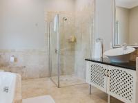 Chambre Lit King-Size avec Balcon