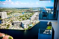 42nd Floor Penthouse 3 BDR in Hyde Beach House - Ferienwohnung