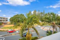 Orewa Beachside Townhouse near the Beach - Bed and Breakfast