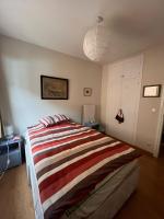 Habitación en Arinsal Amplios espacios comunes y baños de uso exclusivo del inquilino - Bed and Breakfast