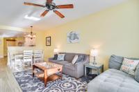 Waterfront Condo with Water Park, Walk to the Beach! - B&B Clearwater Beach