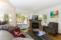 63 Lagoons - B&B Whistler