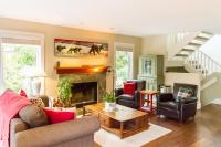 Spacious Town Home with Private Hot Tub - B&B Whistler