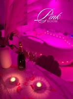 Pink Room by Loveroomeo - B&B Pontarlier
