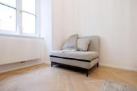 Stylish 1-Bedroom 2-Bath by Canal Minutes from Historic Centre - Chambres d'hôtes Vienne