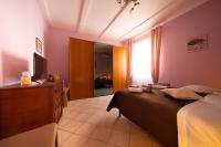Deluxe Room (2 Adults + 1 Child)
