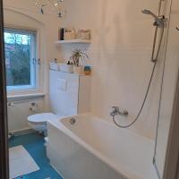 Spacious Room in Tempelhof Park Area - B&B