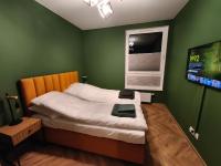 W Centrum Luksusowy Apartament, Duży Parking, Zameldowanie 24h, FV, Ekspres, XBOX, Klimatyzacja, Dwie Sypialnie, Kuchnia i Salon, Samo centrum miasta, - Chambres d'hôtes Starogard Gdański