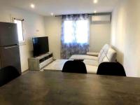 Bel appartement dans une maison - B&B
